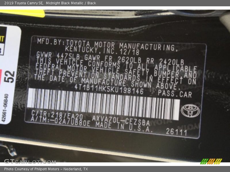 Midnight Black Metallic / Black 2019 Toyota Camry SE