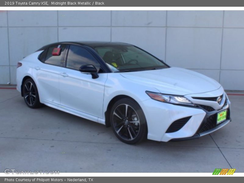 Midnight Black Metallic / Black 2019 Toyota Camry XSE
