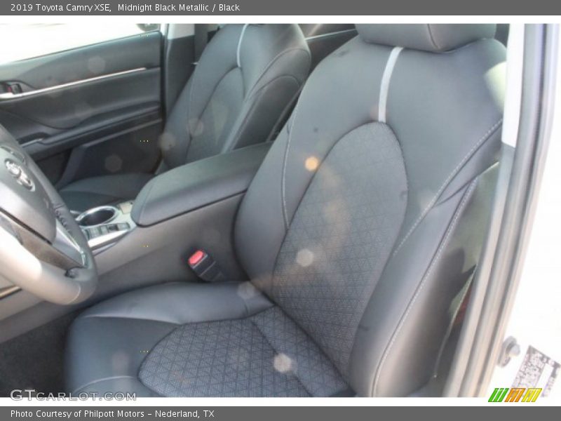 Midnight Black Metallic / Black 2019 Toyota Camry XSE