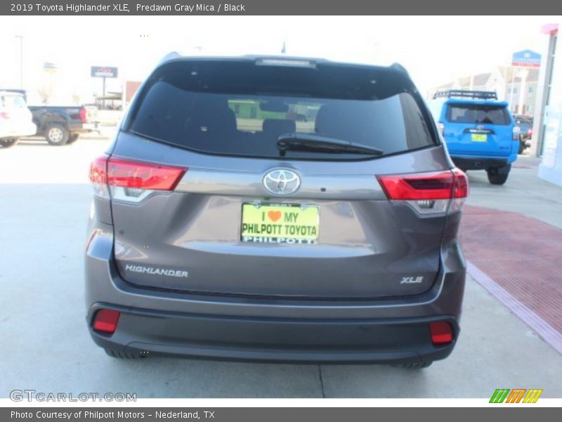 Predawn Gray Mica / Black 2019 Toyota Highlander XLE