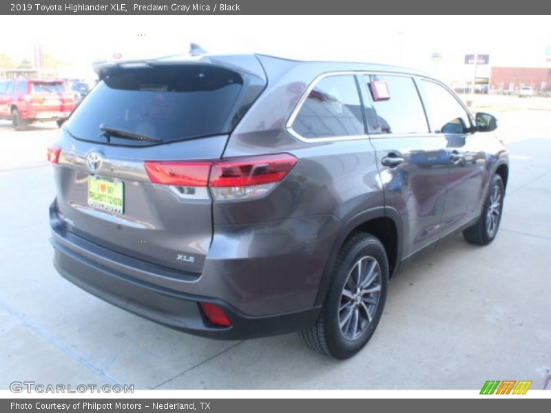 Predawn Gray Mica / Black 2019 Toyota Highlander XLE