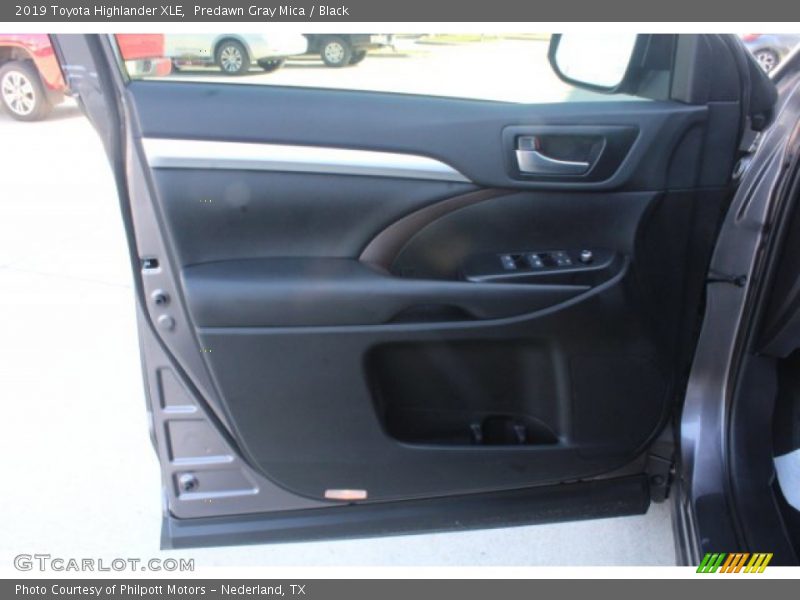 Predawn Gray Mica / Black 2019 Toyota Highlander XLE