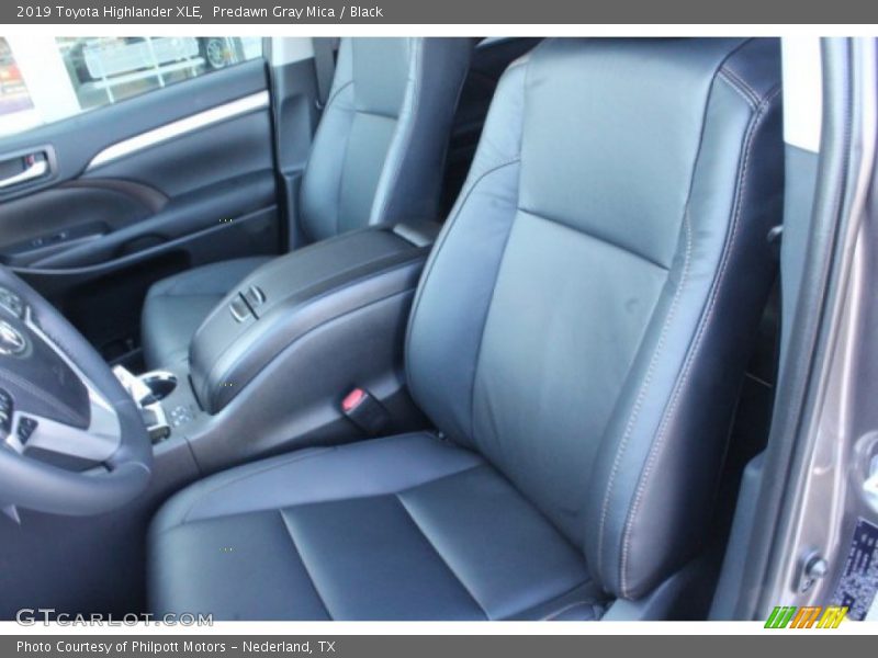 Predawn Gray Mica / Black 2019 Toyota Highlander XLE