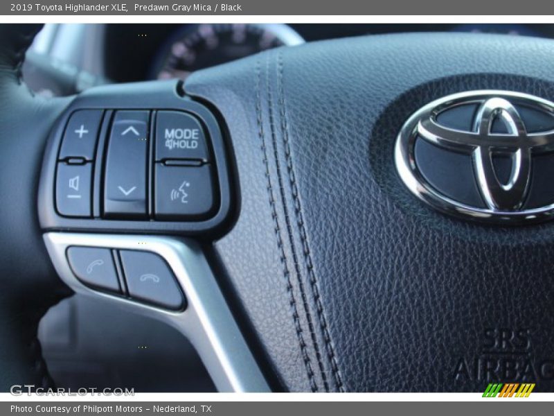 Predawn Gray Mica / Black 2019 Toyota Highlander XLE