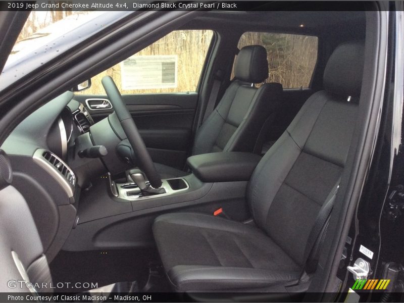 Diamond Black Crystal Pearl / Black 2019 Jeep Grand Cherokee Altitude 4x4