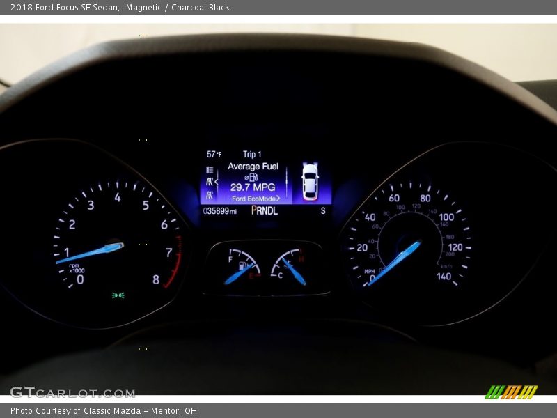 Magnetic / Charcoal Black 2018 Ford Focus SE Sedan