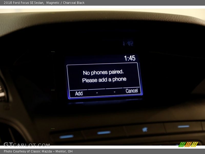 Magnetic / Charcoal Black 2018 Ford Focus SE Sedan