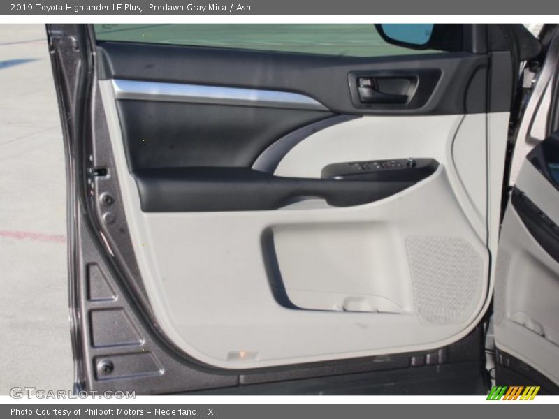 Predawn Gray Mica / Ash 2019 Toyota Highlander LE Plus