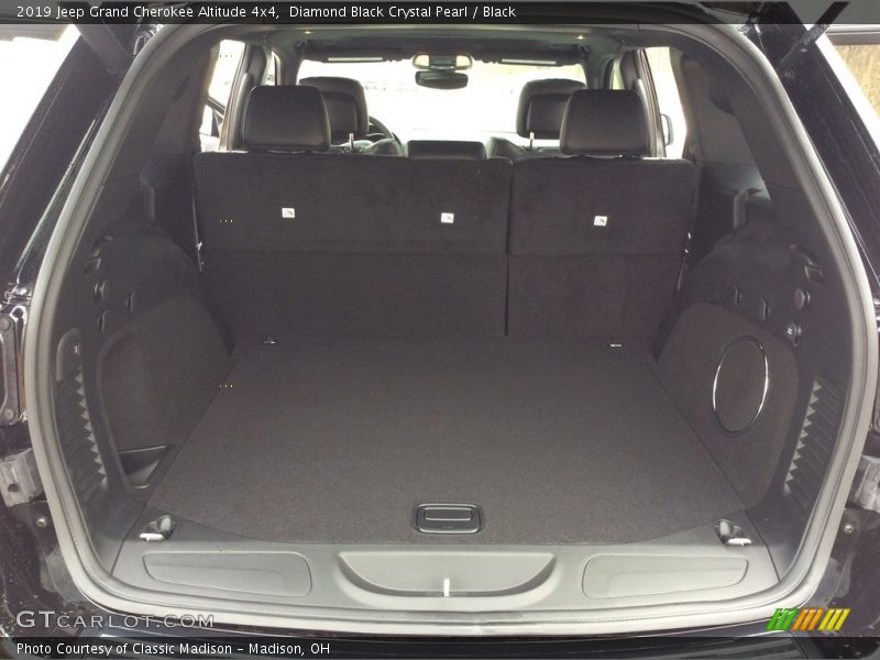 Diamond Black Crystal Pearl / Black 2019 Jeep Grand Cherokee Altitude 4x4