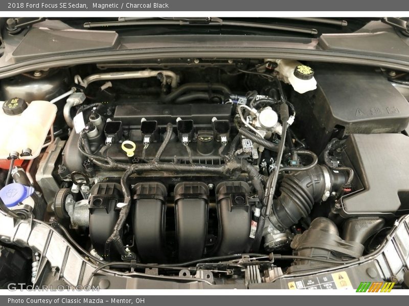 Magnetic / Charcoal Black 2018 Ford Focus SE Sedan