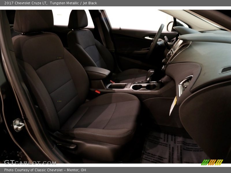 Tungsten Metallic / Jet Black 2017 Chevrolet Cruze LT