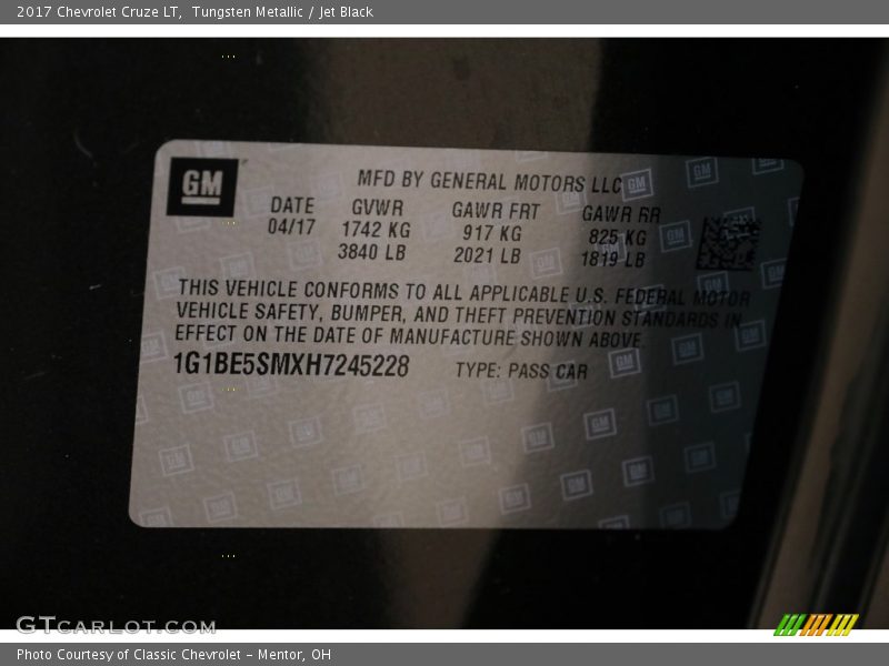 Tungsten Metallic / Jet Black 2017 Chevrolet Cruze LT
