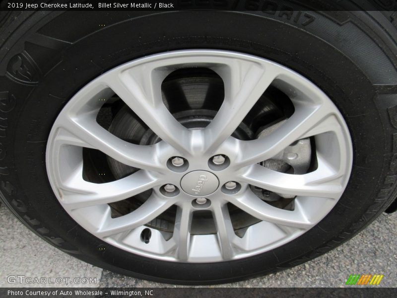 Billet Silver Metallic / Black 2019 Jeep Cherokee Latitude