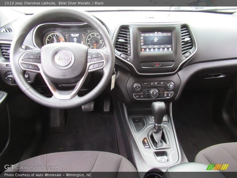 Billet Silver Metallic / Black 2019 Jeep Cherokee Latitude