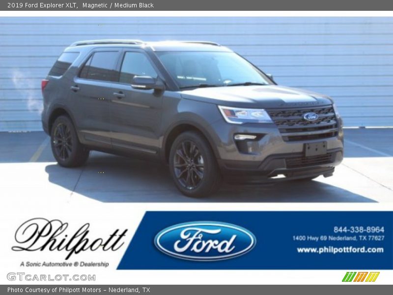 Magnetic / Medium Black 2019 Ford Explorer XLT