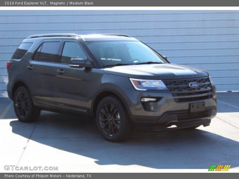 Magnetic / Medium Black 2019 Ford Explorer XLT