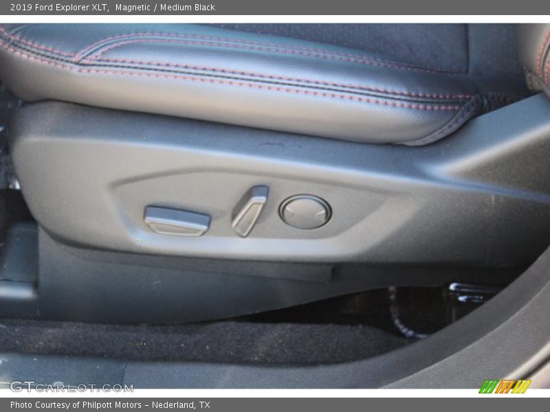 Magnetic / Medium Black 2019 Ford Explorer XLT