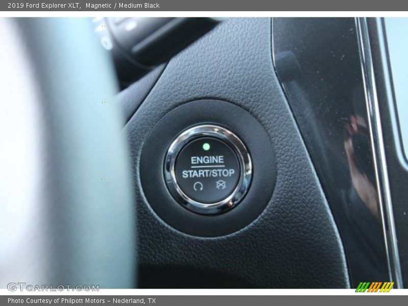 Magnetic / Medium Black 2019 Ford Explorer XLT
