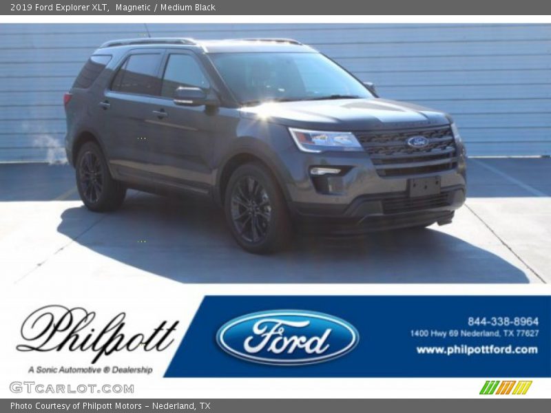 Magnetic / Medium Black 2019 Ford Explorer XLT