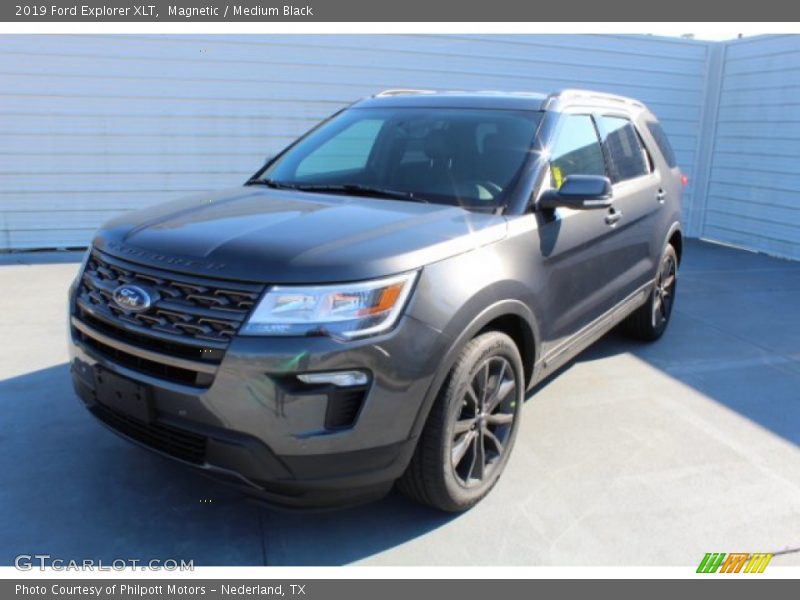 Magnetic / Medium Black 2019 Ford Explorer XLT