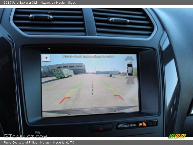 Magnetic / Medium Black 2019 Ford Explorer XLT