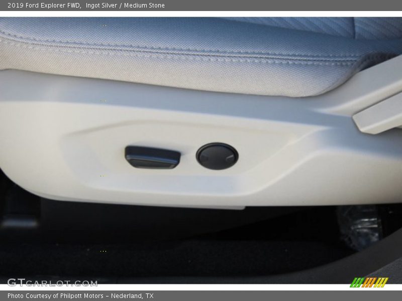 Ingot Silver / Medium Stone 2019 Ford Explorer FWD