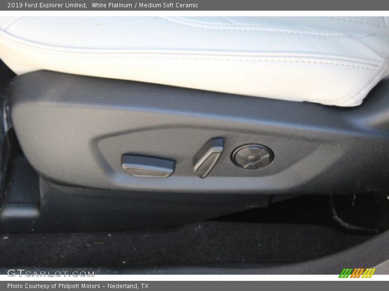 White Platinum / Medium Soft Ceramic 2019 Ford Explorer Limited