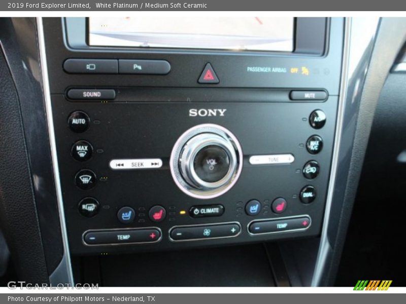 White Platinum / Medium Soft Ceramic 2019 Ford Explorer Limited