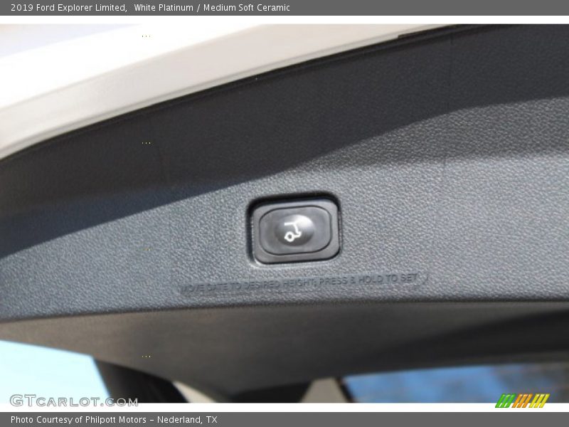 White Platinum / Medium Soft Ceramic 2019 Ford Explorer Limited