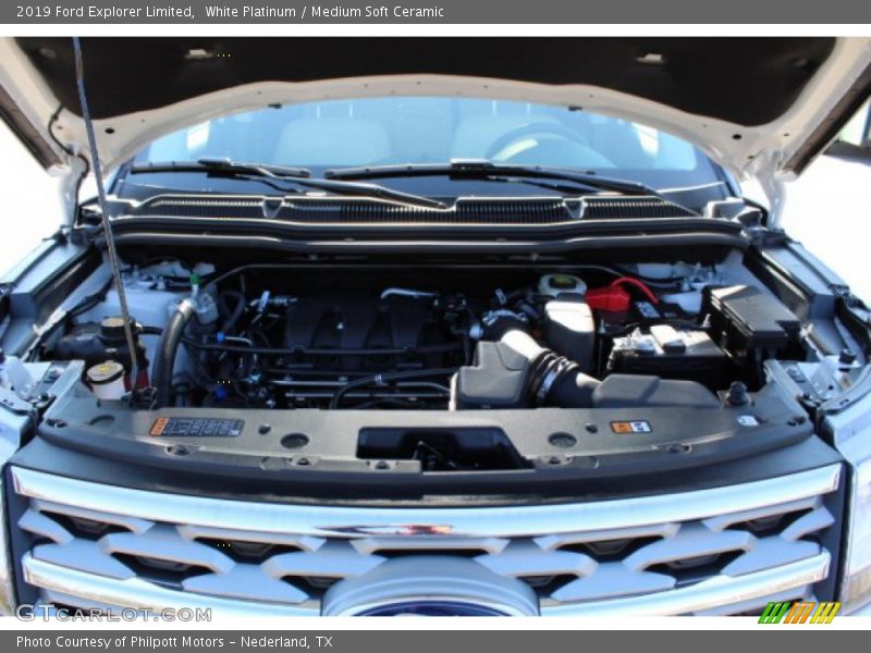 White Platinum / Medium Soft Ceramic 2019 Ford Explorer Limited