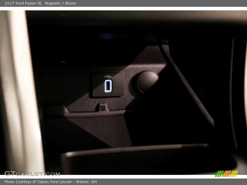 Magnetic / Ebony 2017 Ford Fusion SE