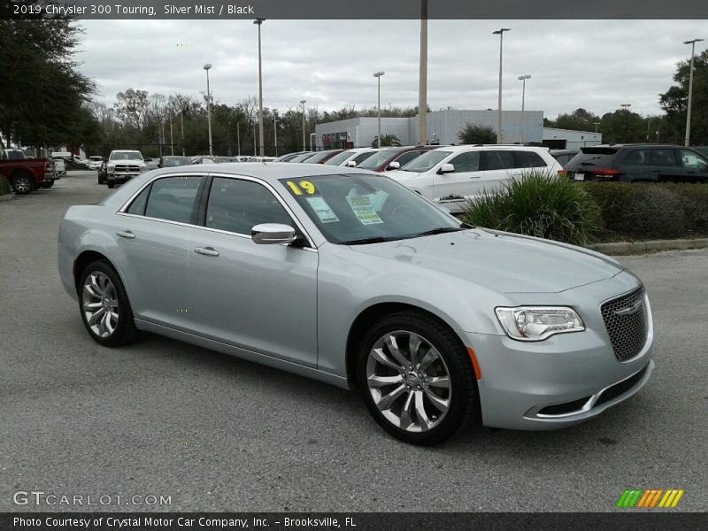 Silver Mist / Black 2019 Chrysler 300 Touring