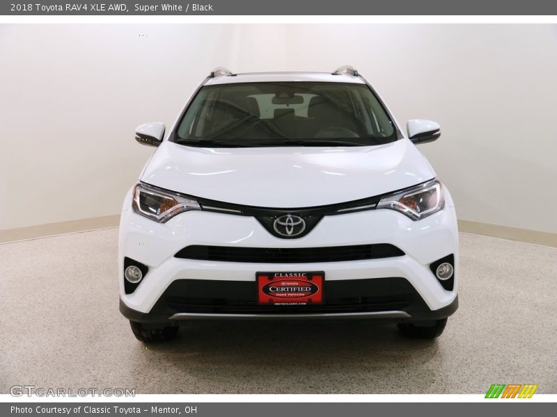 Super White / Black 2018 Toyota RAV4 XLE AWD