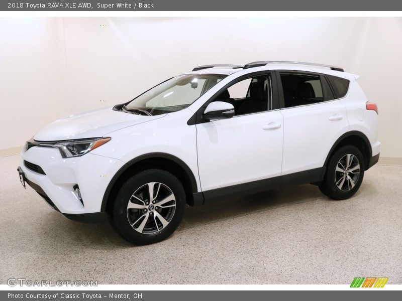 Super White / Black 2018 Toyota RAV4 XLE AWD