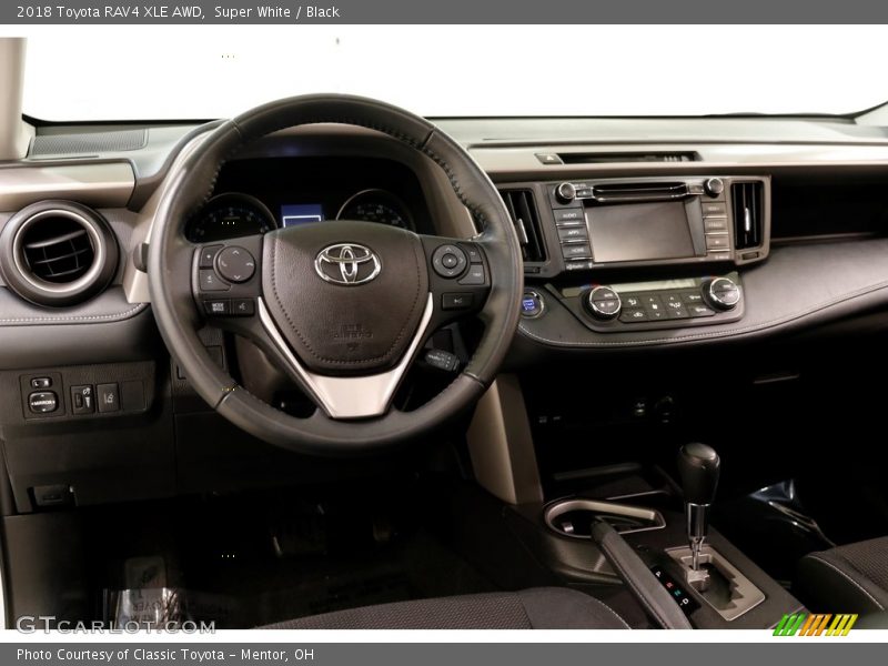 Super White / Black 2018 Toyota RAV4 XLE AWD