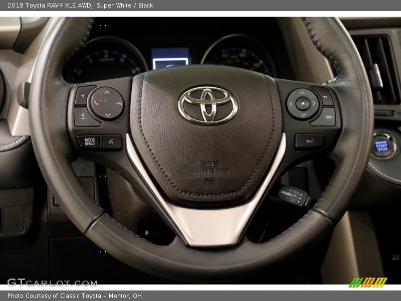 Super White / Black 2018 Toyota RAV4 XLE AWD