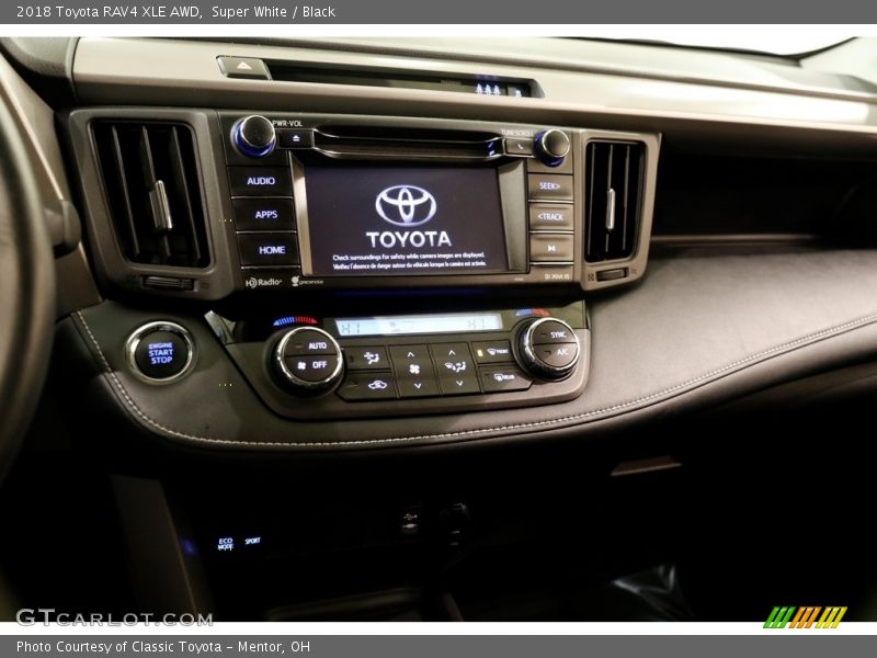 Super White / Black 2018 Toyota RAV4 XLE AWD