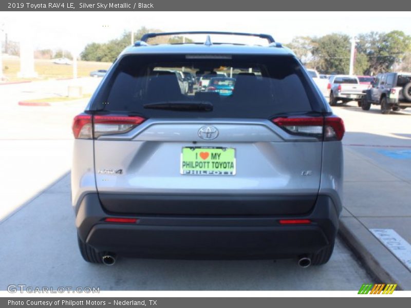Silver Sky Metallic / Black 2019 Toyota RAV4 LE