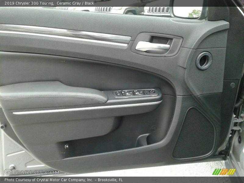 Ceramic Gray / Black 2019 Chrysler 300 Touring