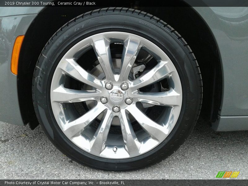 Ceramic Gray / Black 2019 Chrysler 300 Touring