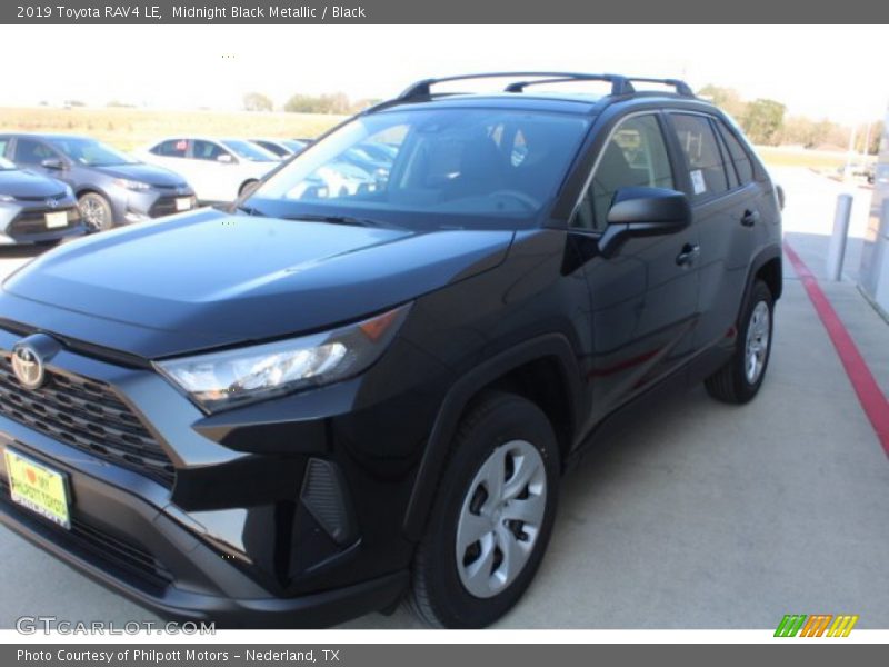 Midnight Black Metallic / Black 2019 Toyota RAV4 LE