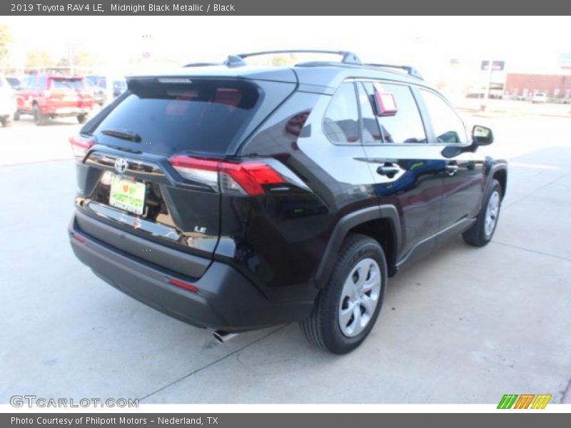 Midnight Black Metallic / Black 2019 Toyota RAV4 LE