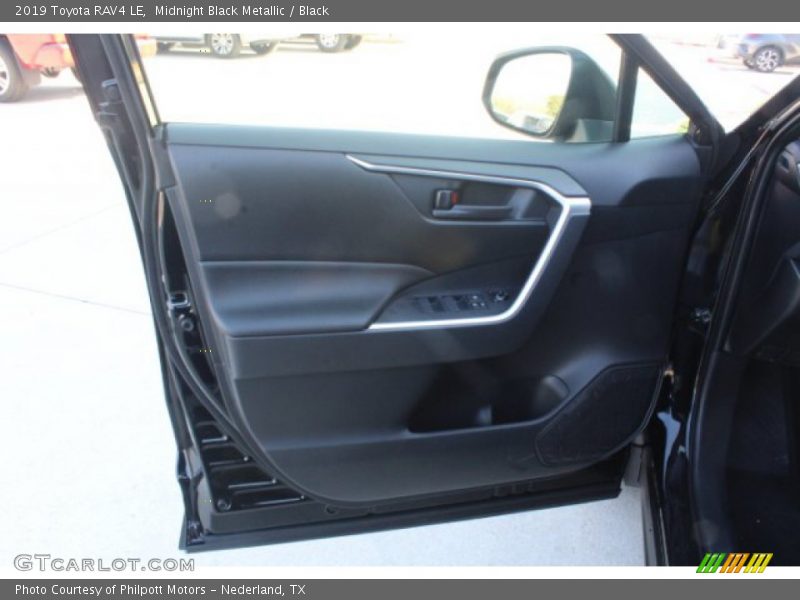 Midnight Black Metallic / Black 2019 Toyota RAV4 LE