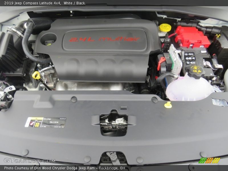 White / Black 2019 Jeep Compass Latitude 4x4