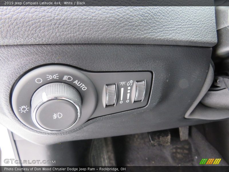 White / Black 2019 Jeep Compass Latitude 4x4