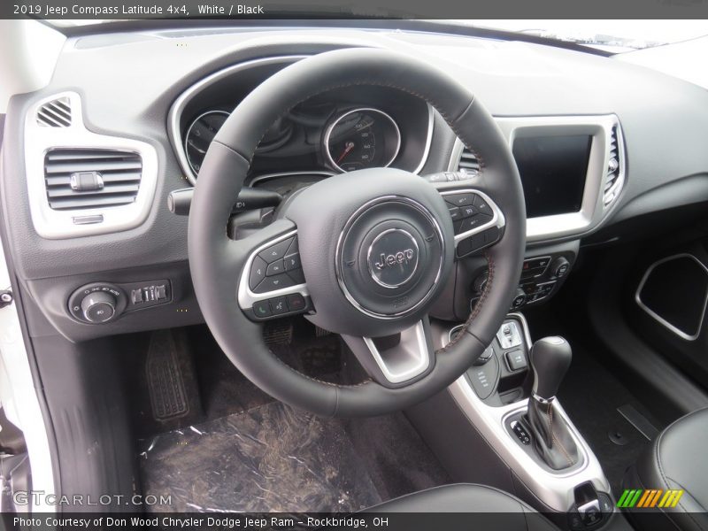White / Black 2019 Jeep Compass Latitude 4x4