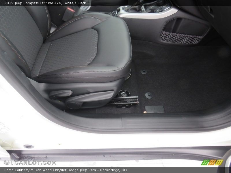 White / Black 2019 Jeep Compass Latitude 4x4
