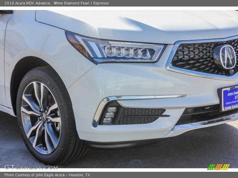 White Diamond Pearl / Espresso 2019 Acura MDX Advance
