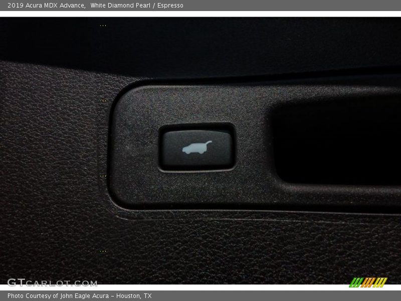 White Diamond Pearl / Espresso 2019 Acura MDX Advance