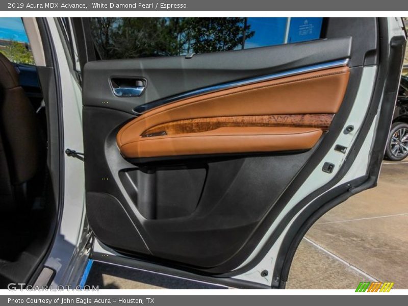 White Diamond Pearl / Espresso 2019 Acura MDX Advance